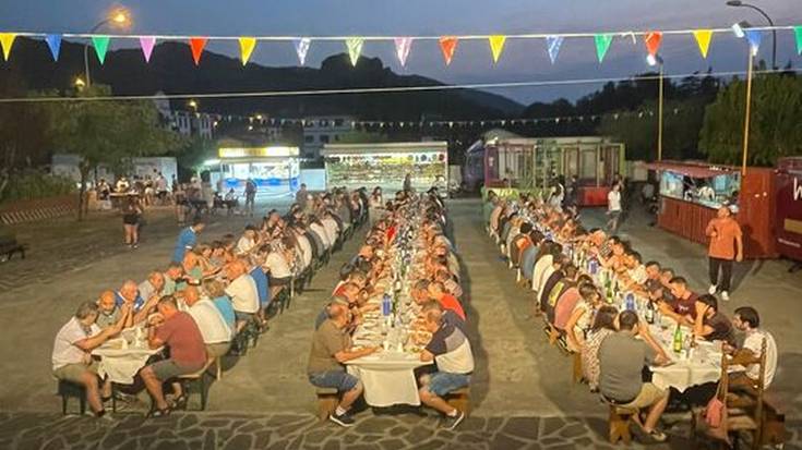 Oronoz-Mugairiko bestak «giro onean» disfrutatu dituzte