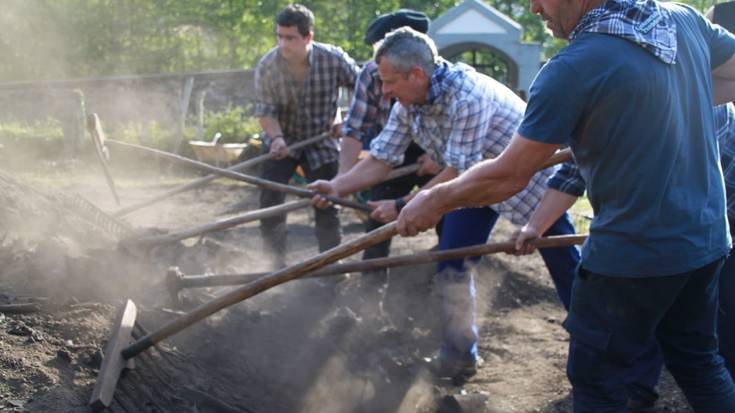 [ARGAZKIAK] 3.500 kilo ikatz atera dituzte Goizuetako txondorretik