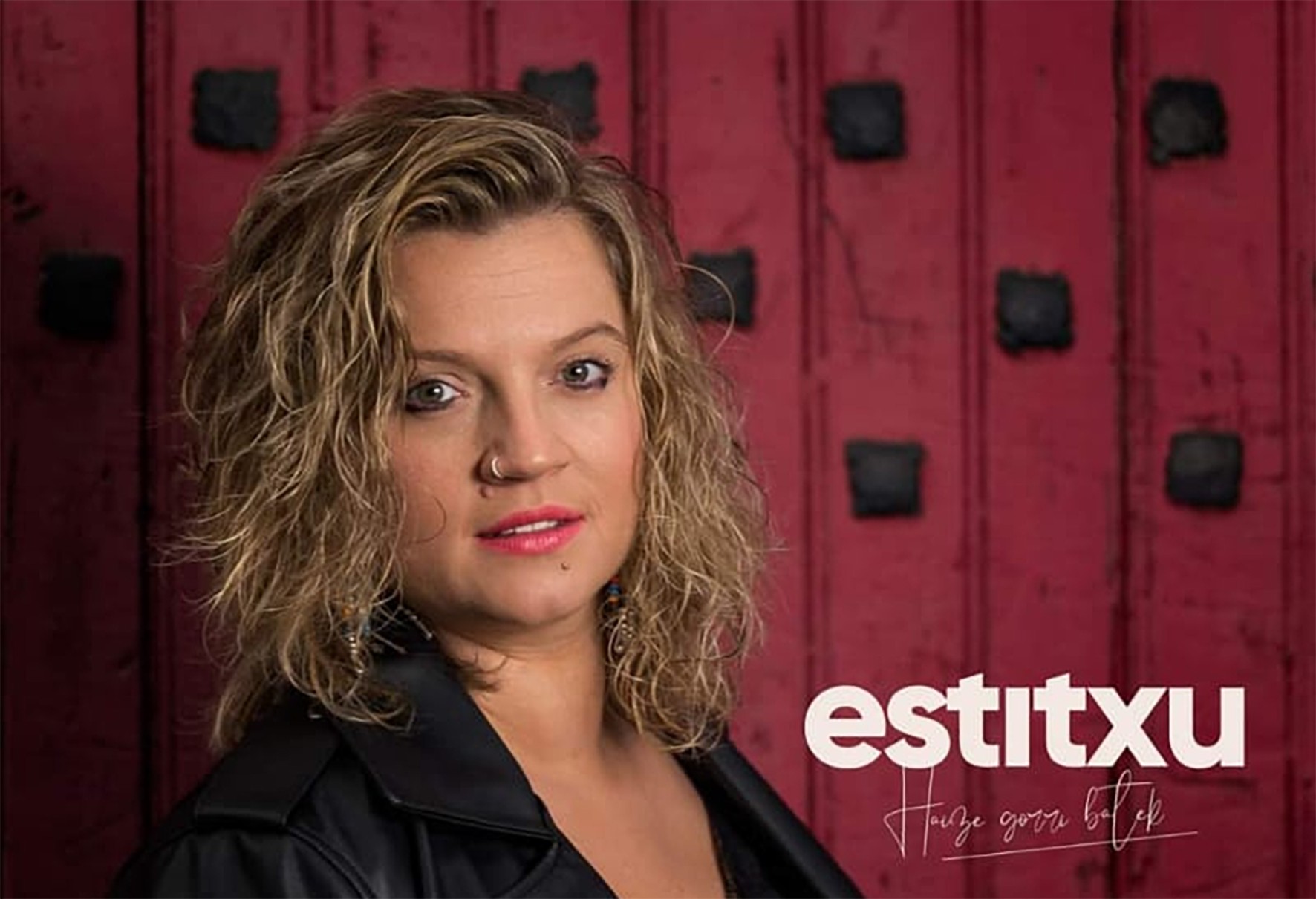 Estitxu Pinatxok laster 'Haize gorri batek' diska kaleratuko du