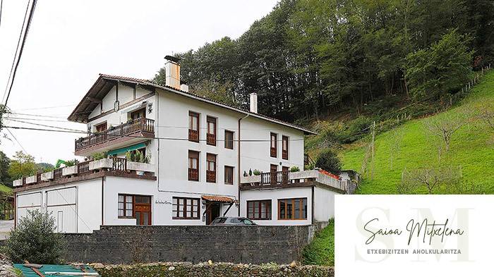 Saioa Mitxelena Inmobiliaria: Lesakako Ote karrikan etxebizitza salgai