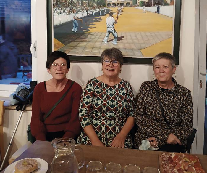 Saran herri lanetan aritutako hiru emazte erretretan sartu dira