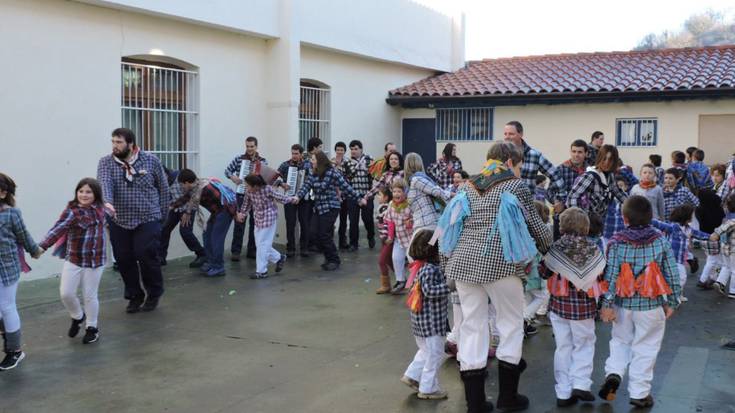 Inauterien seinalea otsailaren 4an eginen dute Arantzako eskolan