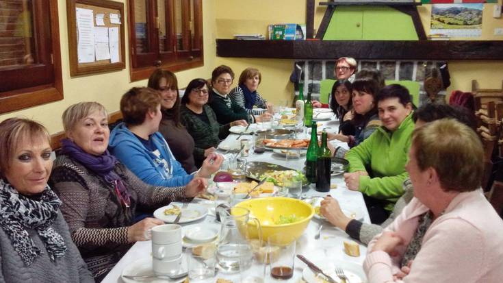 Nafarroako Gobernuak bertan behera utzi du oraingoz elkarte gastronomikoak erabiltzeko aukera
