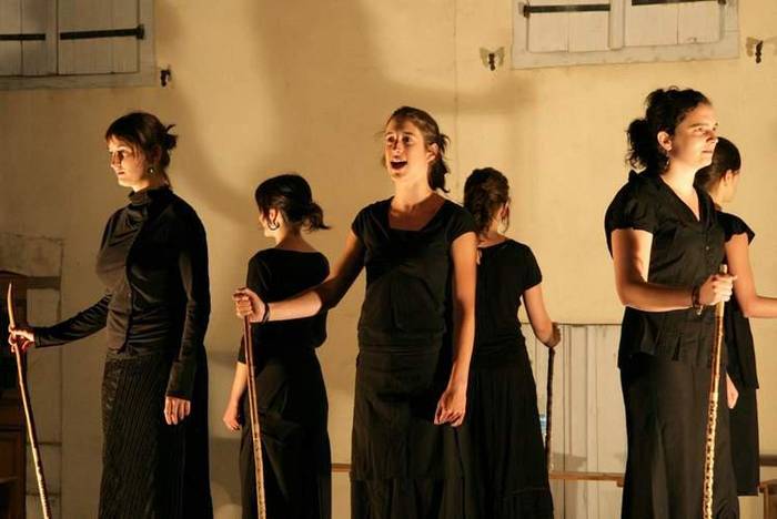 Amaren alabak taldeak kontzertua emanen du igandean Arizkunenean