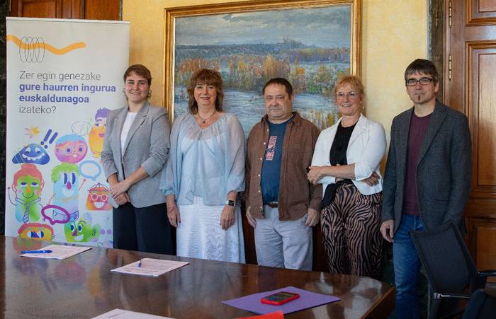 Nafarroako Gobernuak eta Taupak euskararen erabilera soziala sustatzeko lankidetza indartu dute