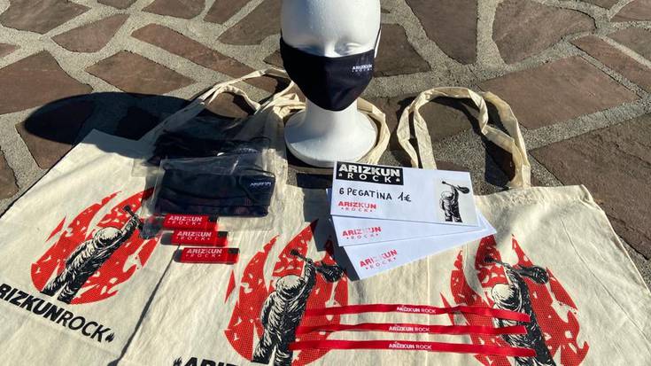 Arizkun Rock jaialdia sustengatzeko Eguberrietako opari sorta salgai paratu dute