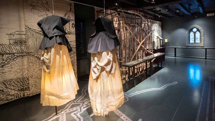 Sorginen museorako sarrera bikoitza