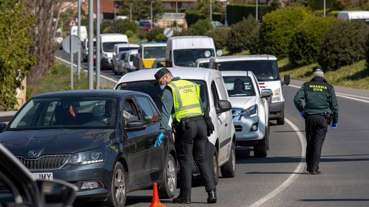 Etxalarren bizi den gizonezko bat atxilotu dute orain dela bi urte Frantzian ebatsitako auto batean zihoalako