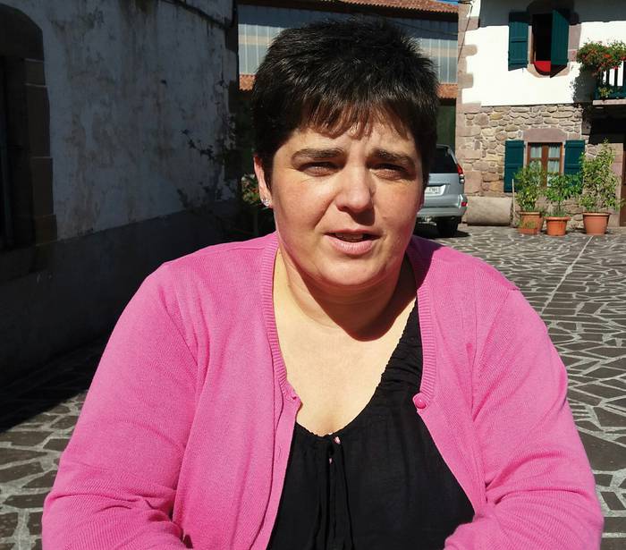 «Tonbolako irabaziekin udaran Saharatik etortzen diren haurren bidaiak ordaintzen ditugu»