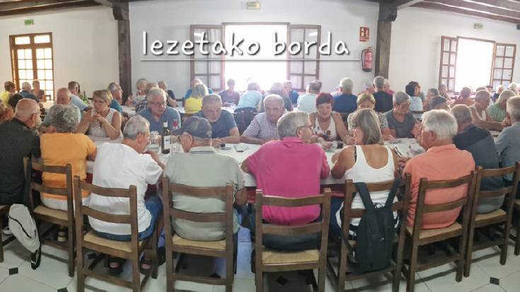 [BIDEOA] Aritzakun-Itsusiko itzulia egin dute Arkupeak elkarteko mendizaleek Baztango mendietan