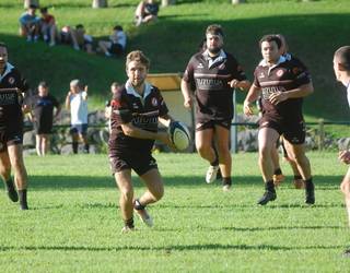 Sarako Izarra errugbi taldeak egurra eman du abenduko lehen asteburuan