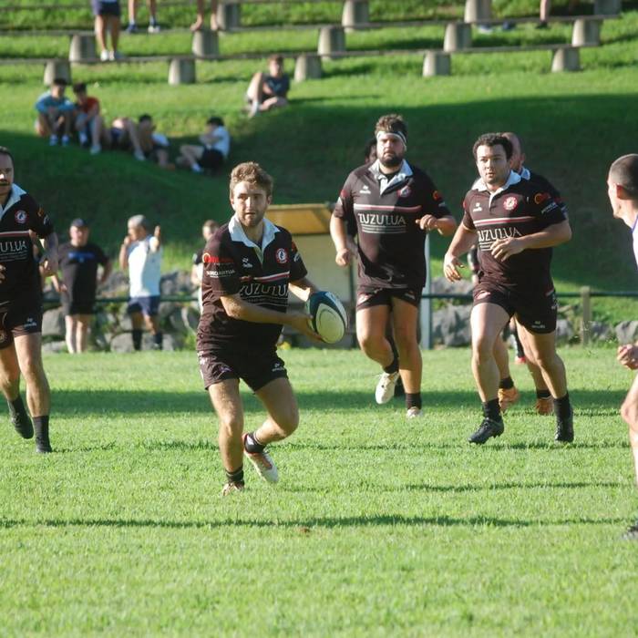 Sarako Izarra errugbi taldeak egurra eman du abenduko lehen asteburuan