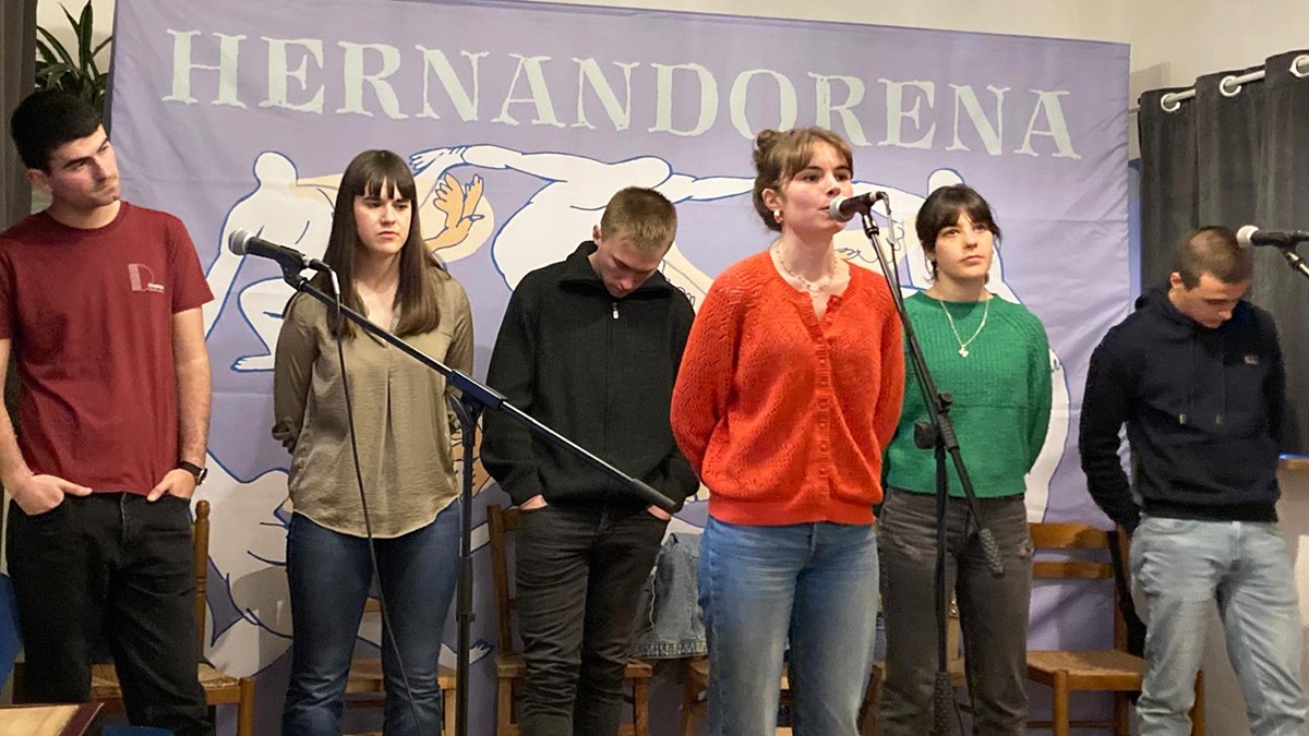 Hernandorena bertso sariketako finalera sailkatu da Haira Aizpurua bertsolari saratarra