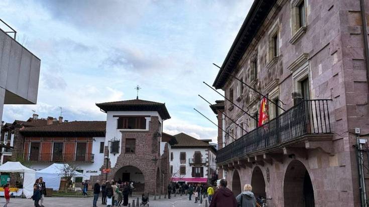 Larunbat gauetik igande eguerdira artio ezin izanen da Elizondoko Jaime Urrutia karrikan aparkatu