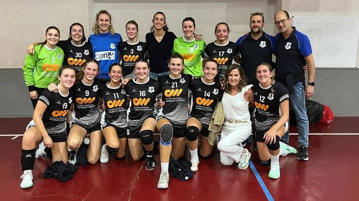 Emakumeen eskubaloi taldeek bikain ekin diote ligari