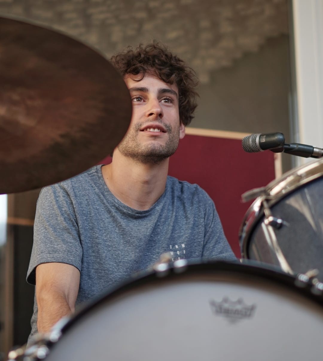 «Bere denbora dedikatzea exijitzen duen instrumentua da bateria»