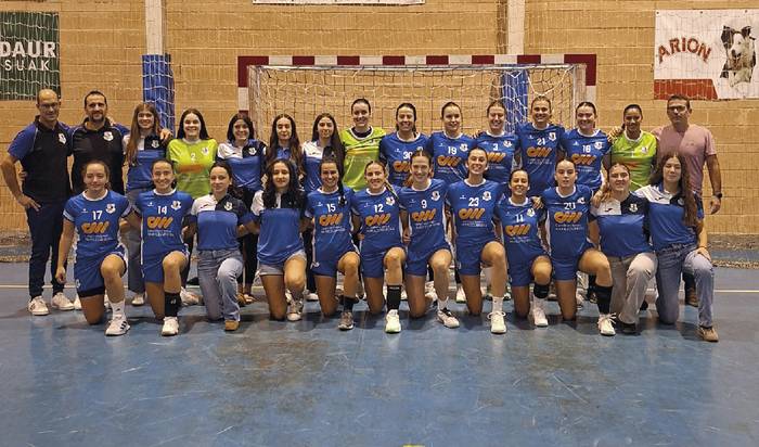 Errekako bi eskubaloi taldeak lider dira