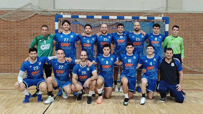 Lidergoa hartu du Errekako gizonezkoen eskubaloi talde nagusiak