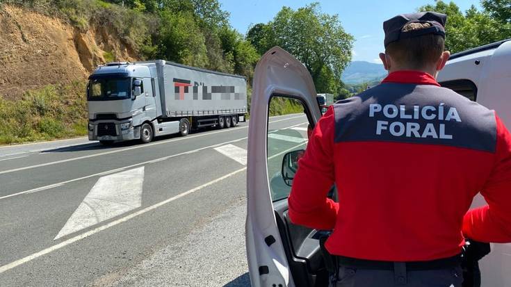 Gidabaimenik gabe zihoan banatzaile bat geldiarazi dute Beran