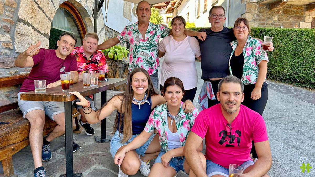 [ARGAZKIAK] Pesta politak eta parte hartzaileak izan dituzte Ezkurran