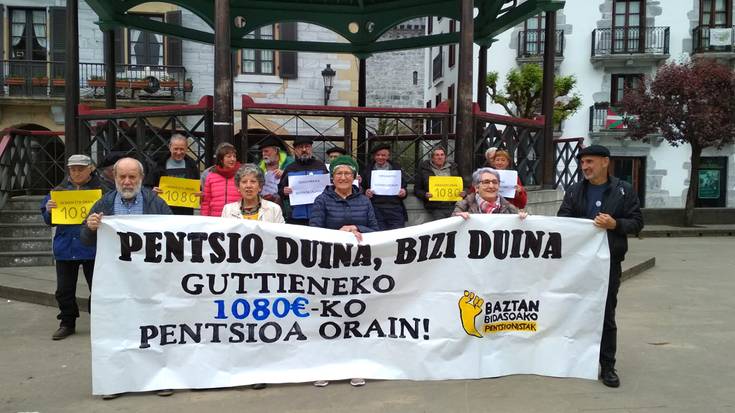 Baztan-Bidasoko pentsionistek elkarretaratzea egin dute Lesakan Pazko Astelehenean