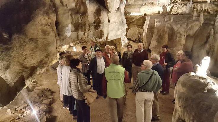 Mugaz gaindiko turismo topaketa Urdazubin ortzegunean