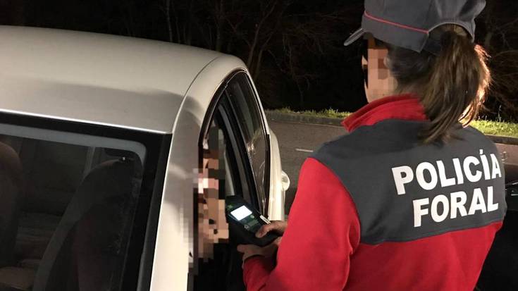 Alkoholemia proban positibo eman duen gidari bat geldiarazi dute Oronoz-Mugairin