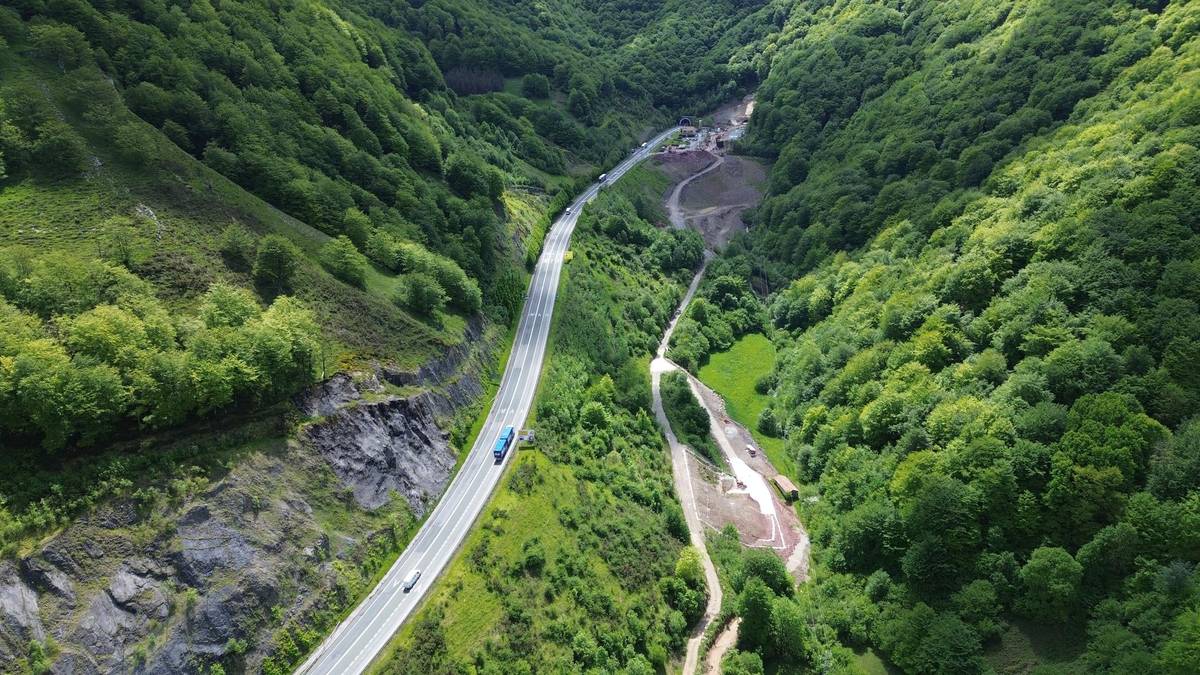Belateko tunelen lanen kontratua bertan behera utzi du Nafarroako Gobernuak eta berriz lizitatuko du