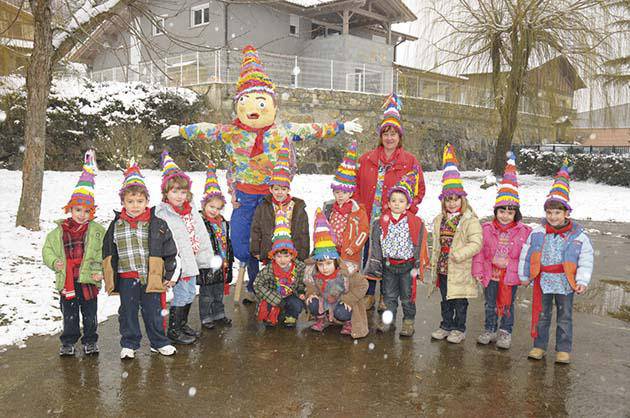San Migel eskolak euskal mitologiako pertsonaiak aukeratu ditu inauteriak ospatzeko 