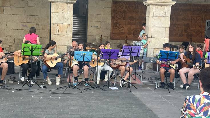 Berako Isidoro Fagoaga udal musika eskolako ikasleek udako kontzertu ederra eman dute