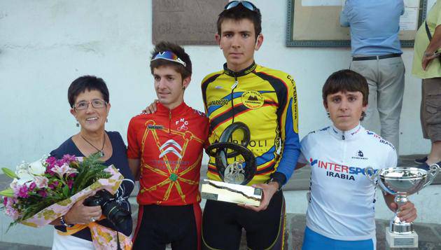 29 txirrindulari 35. Felix Errandonea Memorialean  