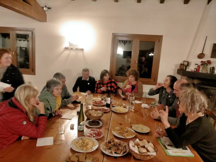 [(H)ilbeltza] 'Muga hautsien hegalak' liburuaren aurkezpena Ernesto Pratekin