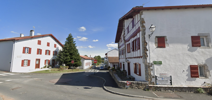 Ahetzera ateraldia antolatu du larunbatean Eskola Ekosozialak karriketako gehiegizko argiztapenaz aritzeko