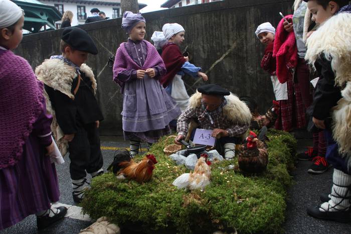 Olentzeroren Lagunak elkartearen ‘Transmisioa’ dokumentala emanen dute abenduaren 13an Lesakan
