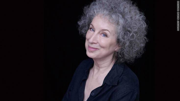 Margaret Atwood idazlearen inguruan hitzaldia