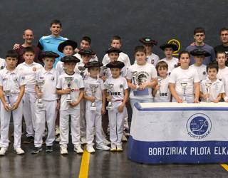 [ARGAZKIAK] Bortzirietako Eskuz Binakako 25. Pilota Txapelketako finalak jokatu dituzte igandean Beran