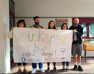 Almandozko eskolako langileek bat egin dute Lekaroz institutuko irakasleen aldarriekin