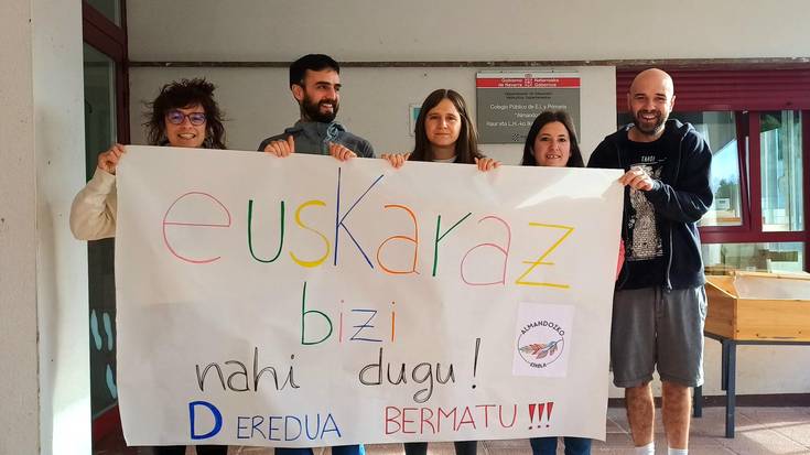Almandozko eskolako langileek bat egin dute Lekaroz institutuko irakasleen aldarriekin