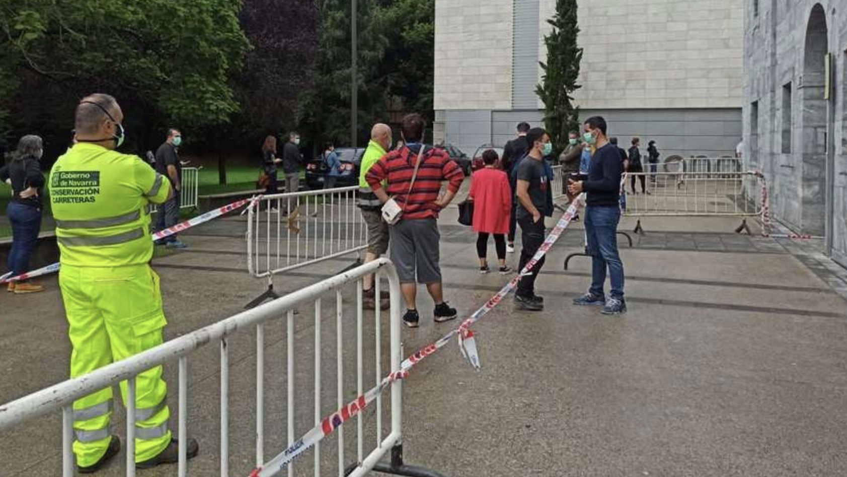 Kutsatu diren gazteei Internetez hartu duten txertaketarako hitzordua bertan behera uzteko eskatu die Bortzirietako Osasun Etxeak