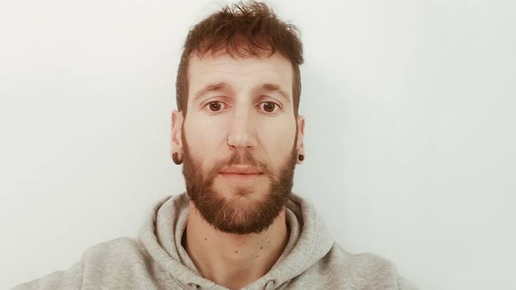 «Eskoletan euskara ikasteak ez du erabilera bermatzen, hori ez da aski»
