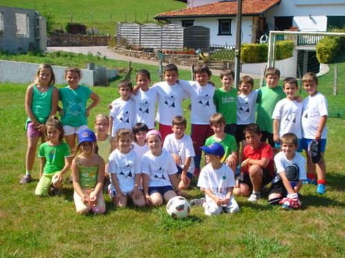 Sarako Olhain eta Berako Labiaga ikastolen arteko futbol partida jokatu zen ekainaren 4an