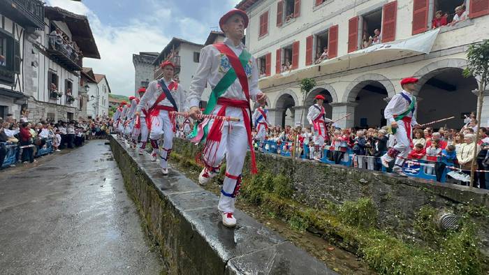 Sanferminetako kartel eta programaren azal lehiaketa deitu du Lesakako Udalak