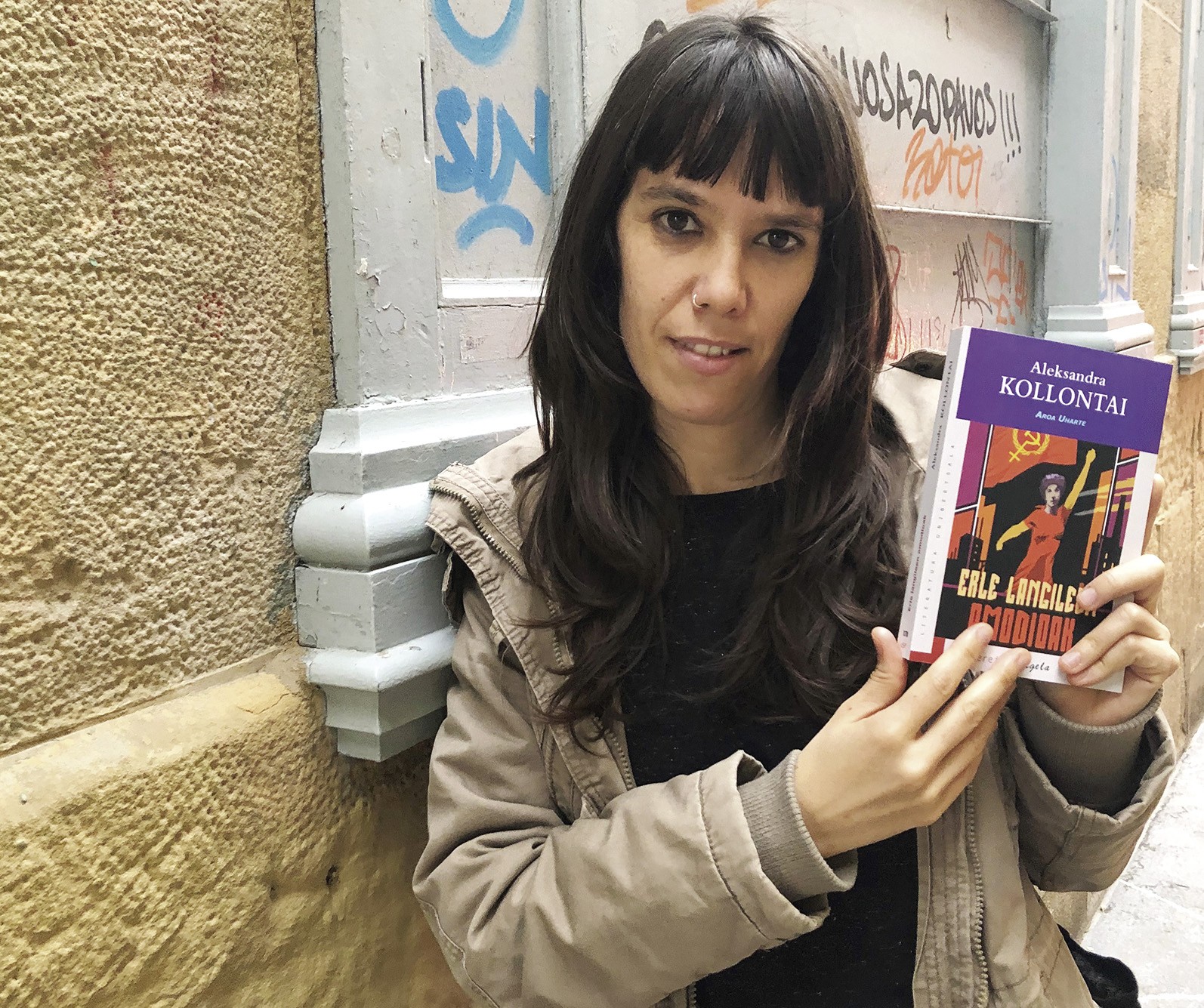 [M8 agenda]: Aroa Uharteren liburua hizpide Leitzan