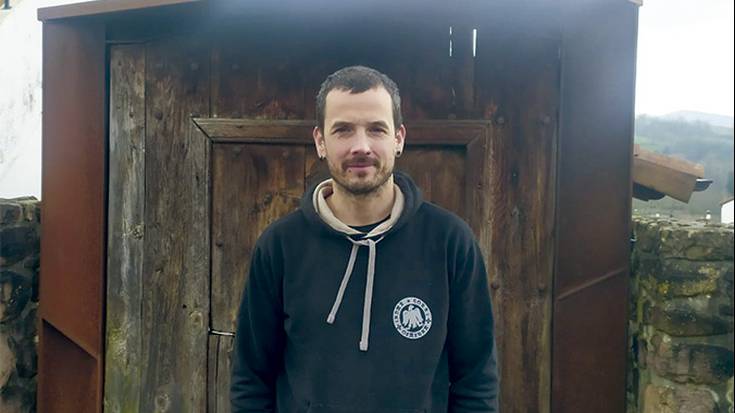 «Berriz ere komun publikoen proiektuari heldu nahiko genioke»