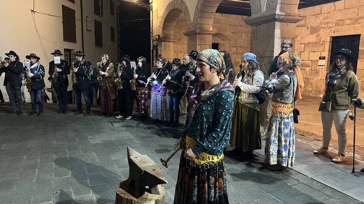 [ARGAZKIAK] Kaldereroen etorrerarekin hasi dituzte inauteak Beran