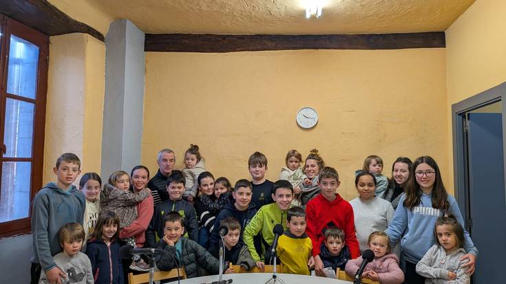 Tantirumairu Ikastolako HHko eta 6. mailako ikasleen irratsaioa