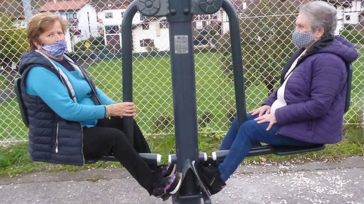 Berako Udalak kirola egiteko makinak paratzen ari da Matzada futbol-zelaian