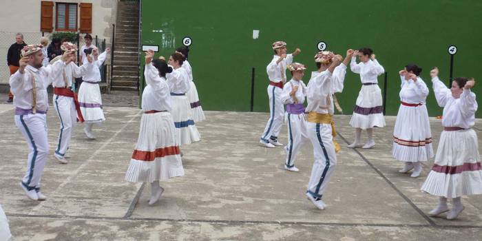 Dantzari eta erraldoien ikuskizuna irailaren 28an 