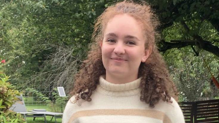 «Beti izan dut buruan urte batez kanpora joatea»