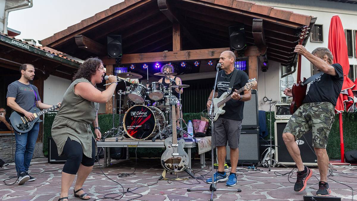 Rock kontzertua izanen dute larunbat arratsaldean Lesakako jubilatuen ostatuan